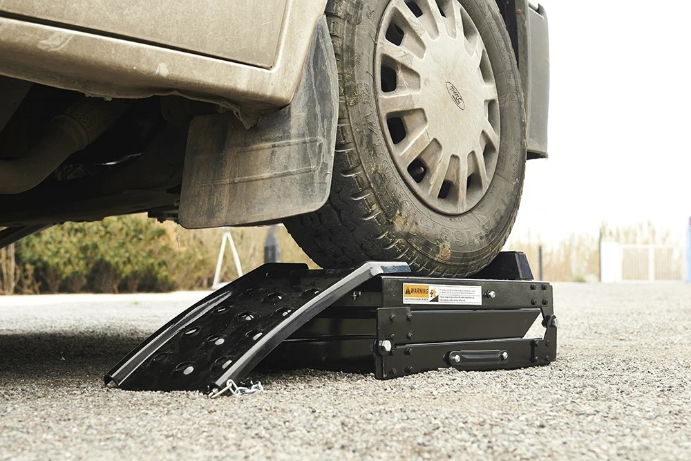 Tri-folding vehicle mobile ATV truck trailer steel car ramp