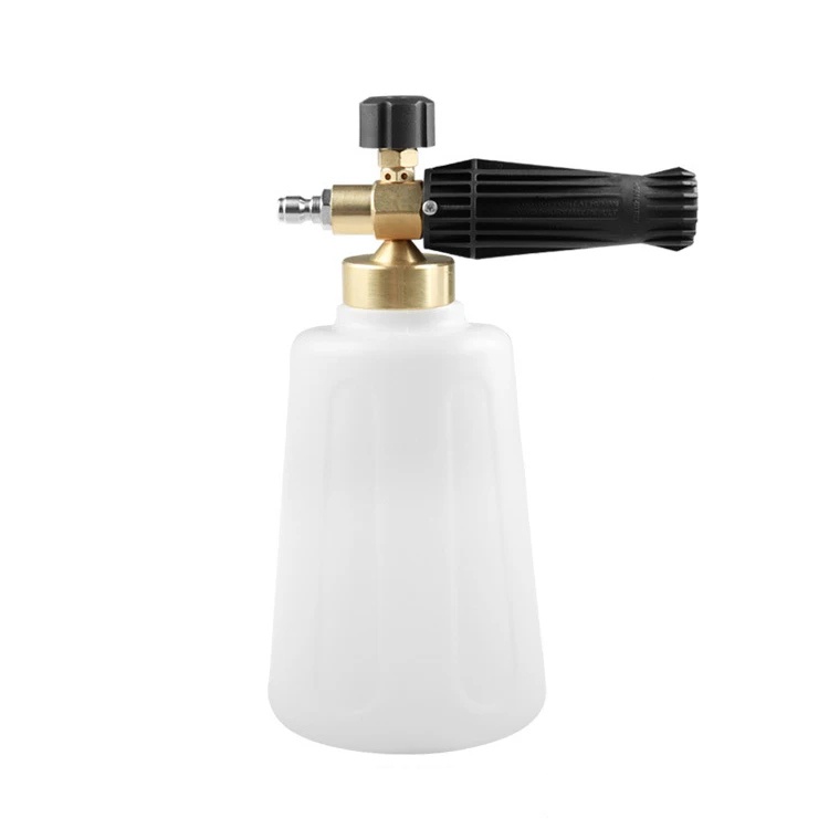 Pneumatic foam spary pot and spray gun