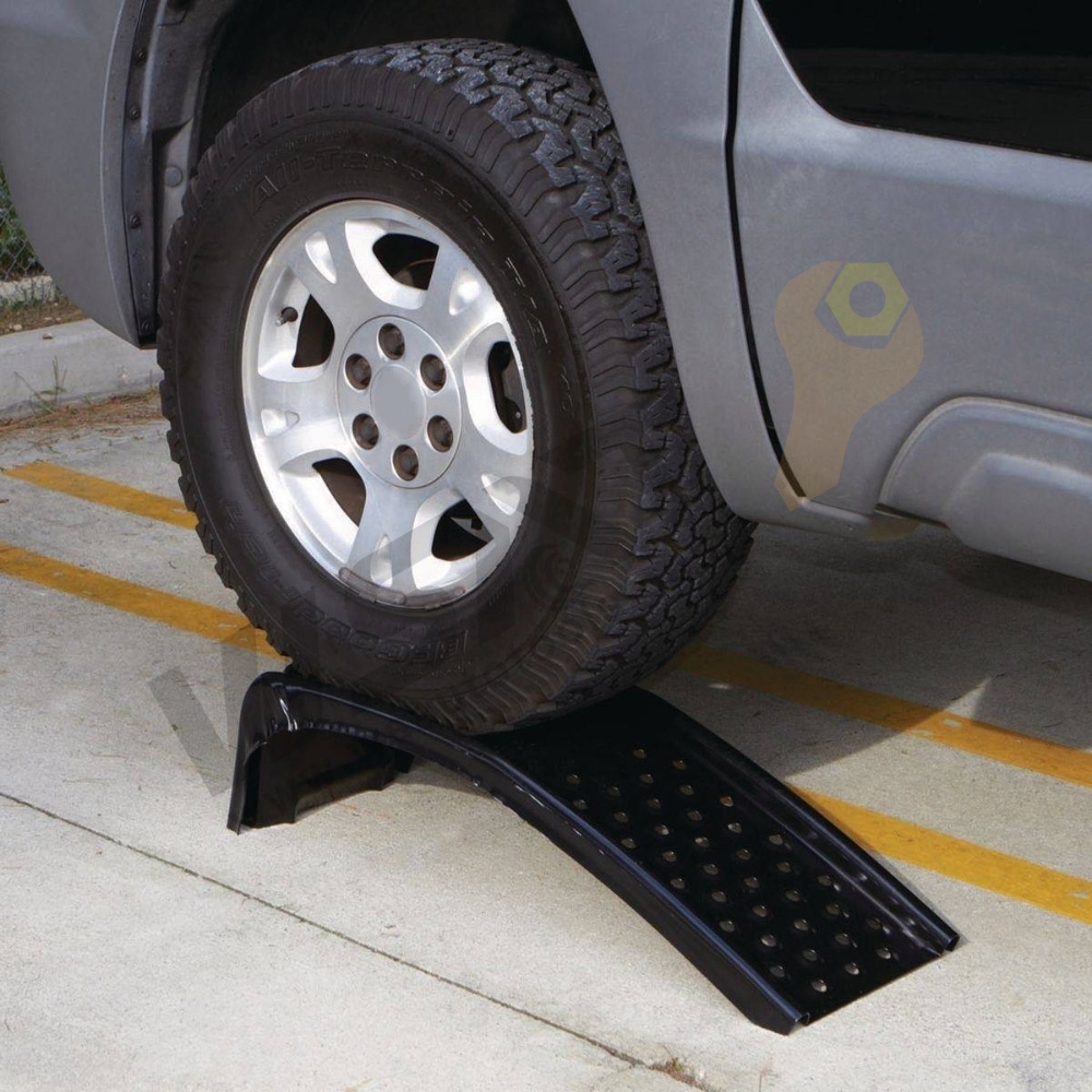 Solid Steel Auto Ramp Set Low Profile Car Ramp Portable Vehicle Ramp Set