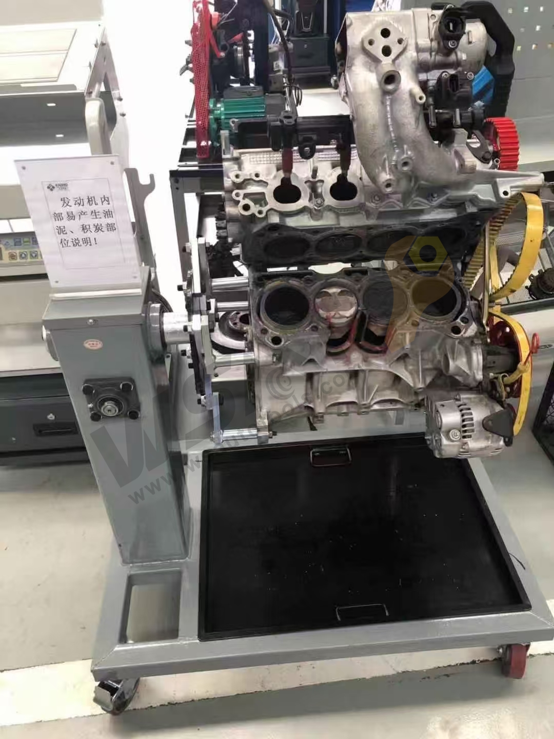 Gear-driven Rotating Engine Stand